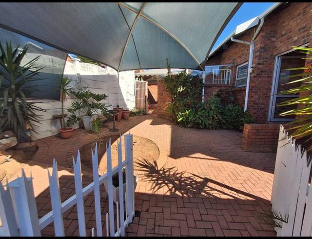 3 BEDROOM HOUSE FOR SALE IN MAYBERRY PARK